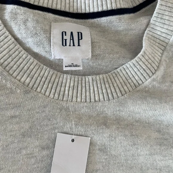 GAP sweater - Picture 2 of 3